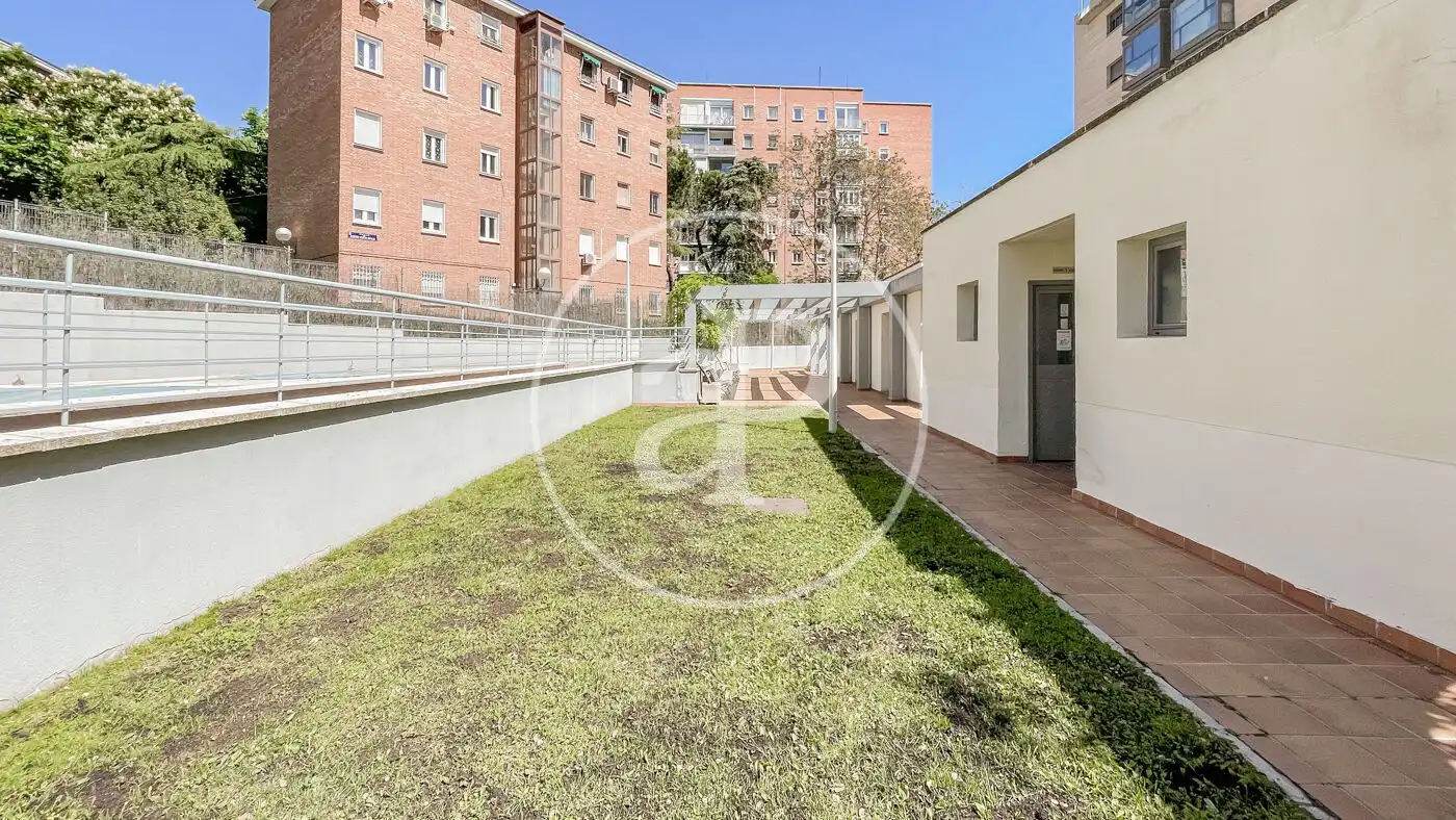 Terrace of Attic for sale in Madrid  with Air Conditioner, Heating and Private garden