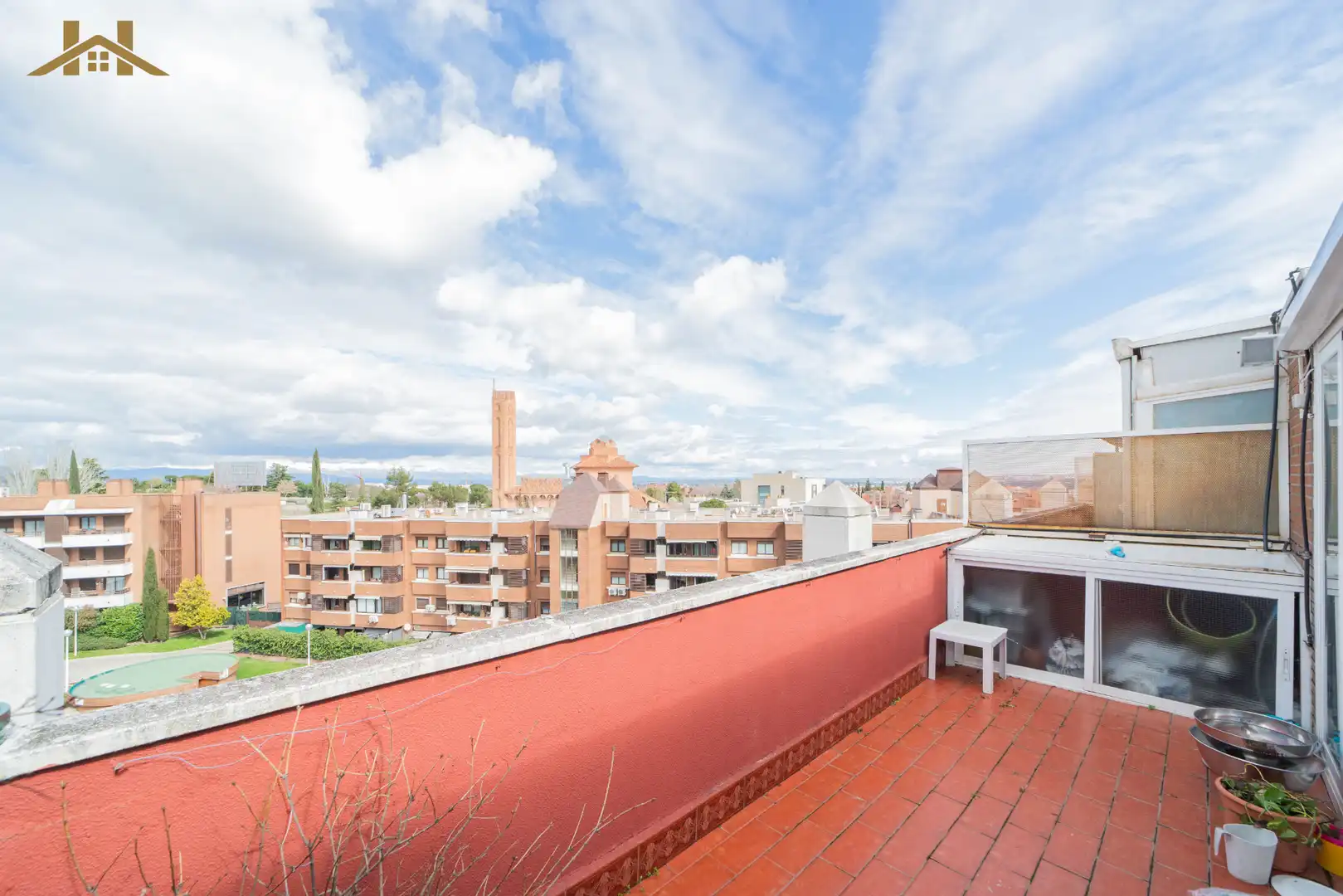 Außenansicht von Maisonette zum Verkauf in Pozuelo de Alarcón mit Klimaanlage, Heizung und Terrasse