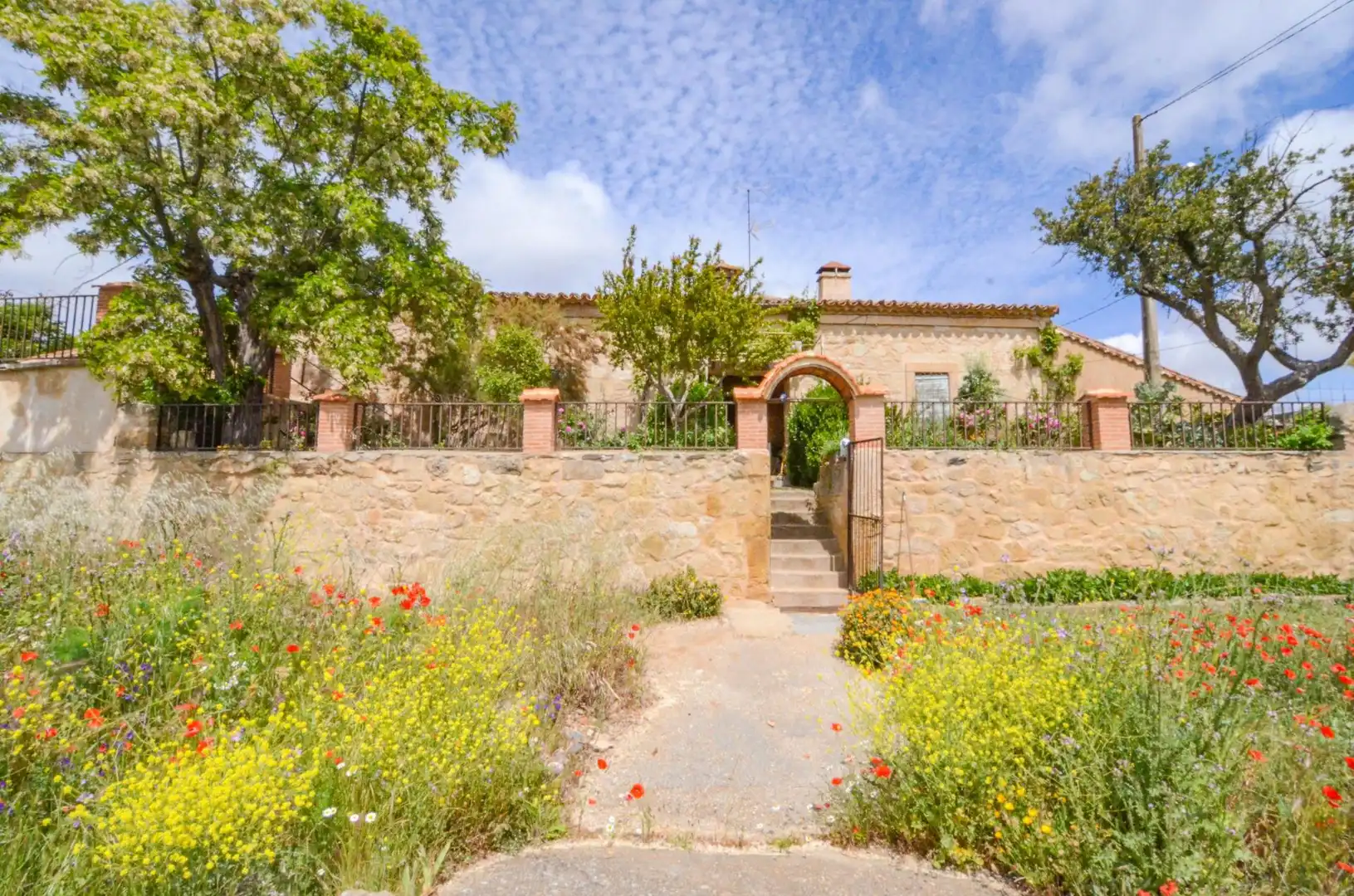 Vista exterior de Residencial en venda en Doñinos de Salamanca