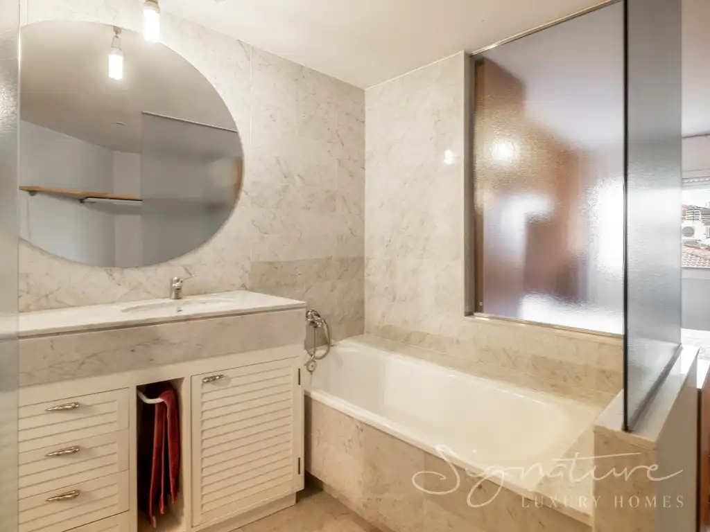 Bathroom of Attic for sale in Sant Cugat del Vallès  with Air Conditioner, Terrace and Swimming Pool