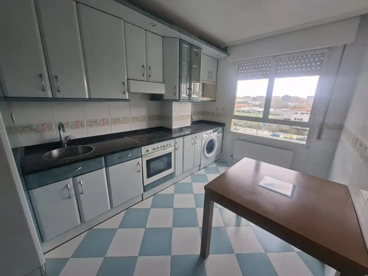 Kitchen of Flat for sale in Vitoria - Gasteiz  with Heating, Parquet flooring and Storage room