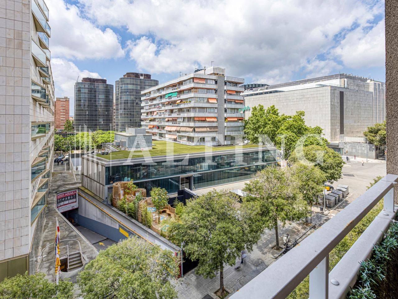 Exterior view of Flat to rent in  Barcelona Capital  with Heating, Terrace and Balcony