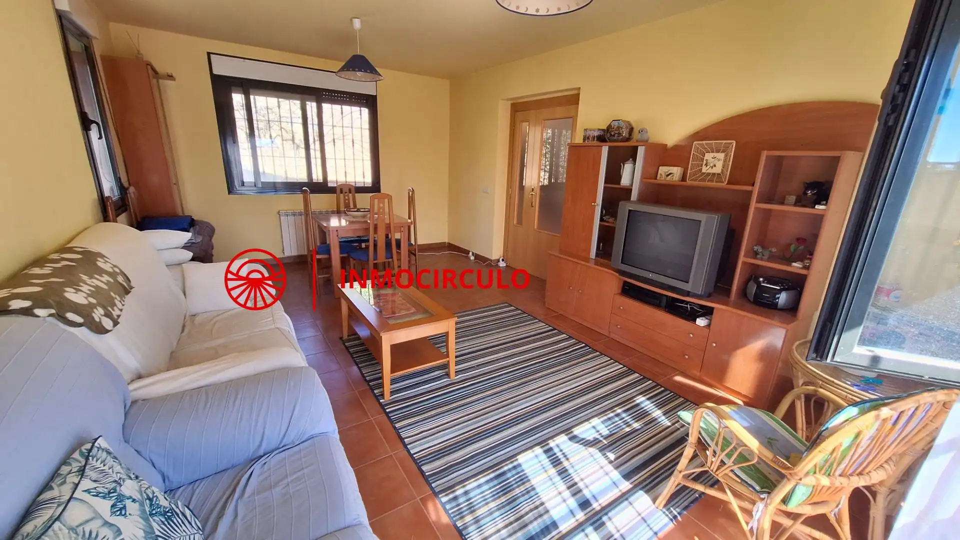 Vista exterior de Casa adosada en venta en Cogollos con Calefacción y Jardín privado