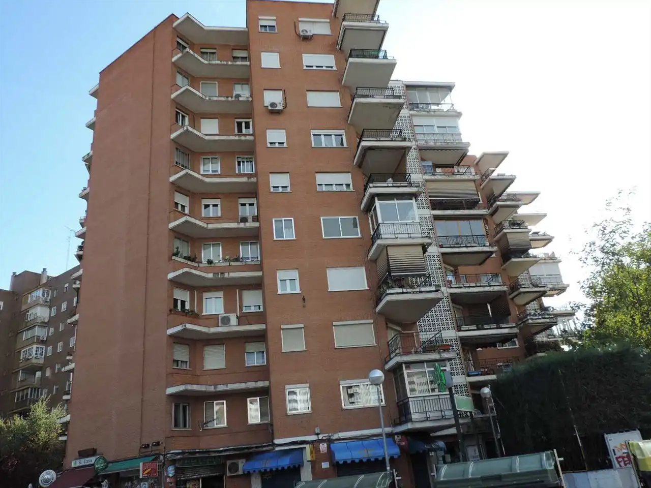 Flat with terrace for sale in Calle Empecinado 64