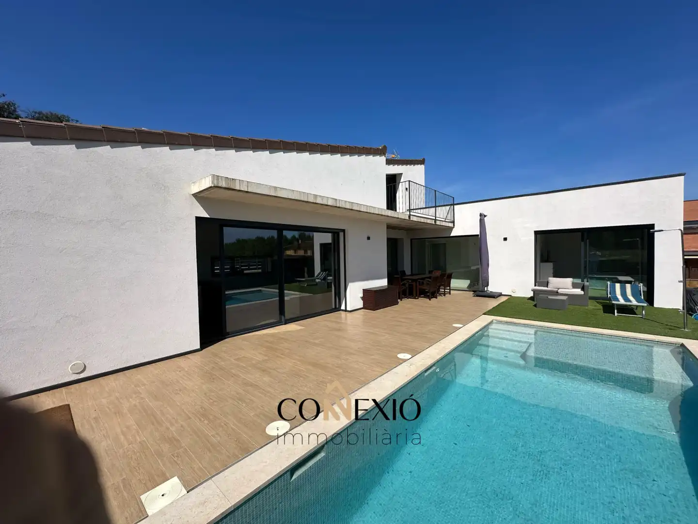 Vista exterior de Casa o chalet en venta en Medinyà con Aire acondicionado, Calefacción y Jardín privado