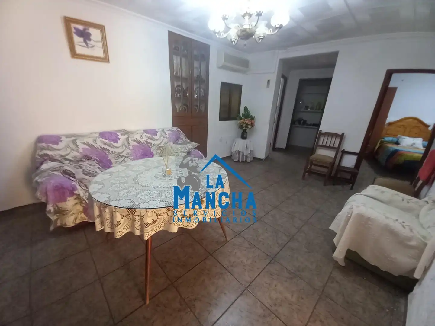 Sala d'estar de Finca rústica en venda en Casas de Juan Núñez amb Moblat i Balcó