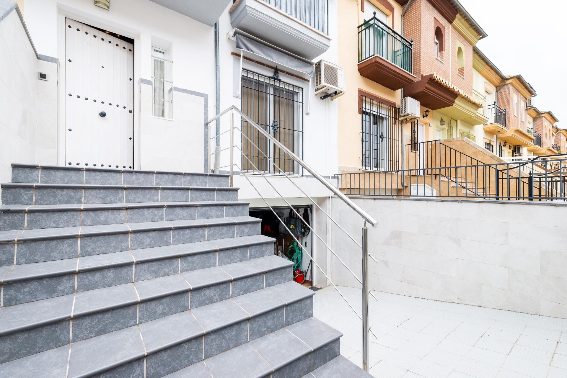 Exterior view of Single-family semi-detached for sale in Santa Fe  with Air Conditioner, Storage room and Balcony