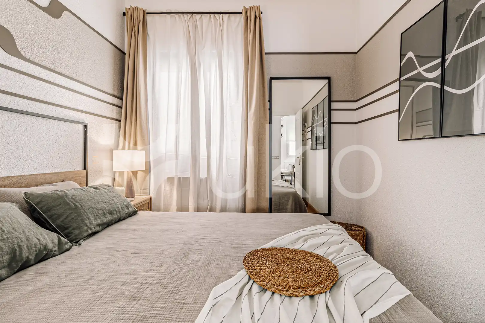 Habitación de Apartamento de alquiler en Madrid con Aire acondicionado, Calefacción y Amueblado