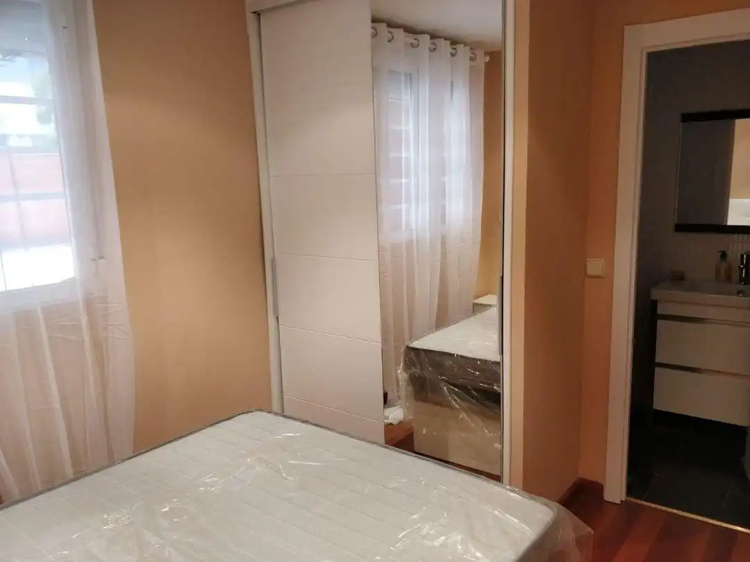 Dormitori de Estudi de lloguer en Madrid amb Moblat