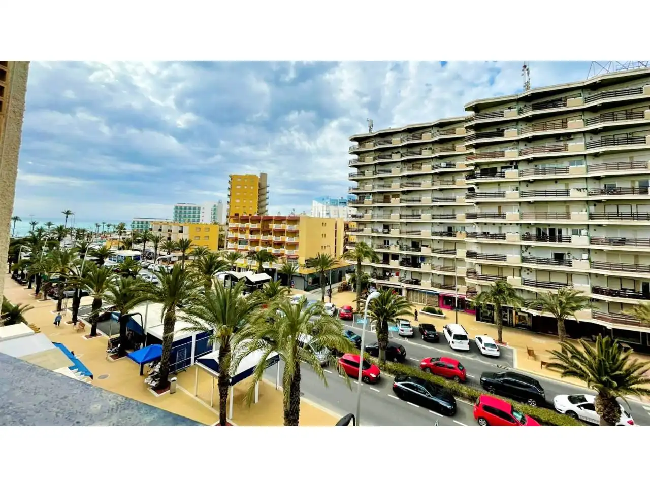 Vista exterior de Piso en venta en Roquetas de Mar con Aire acondicionado, Calefacción y Parquet