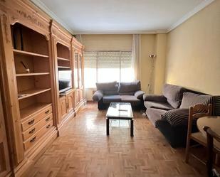 Sala d'estar de Pis de lloguer en Ciudad Real Capital amb Calefacció i Moblat