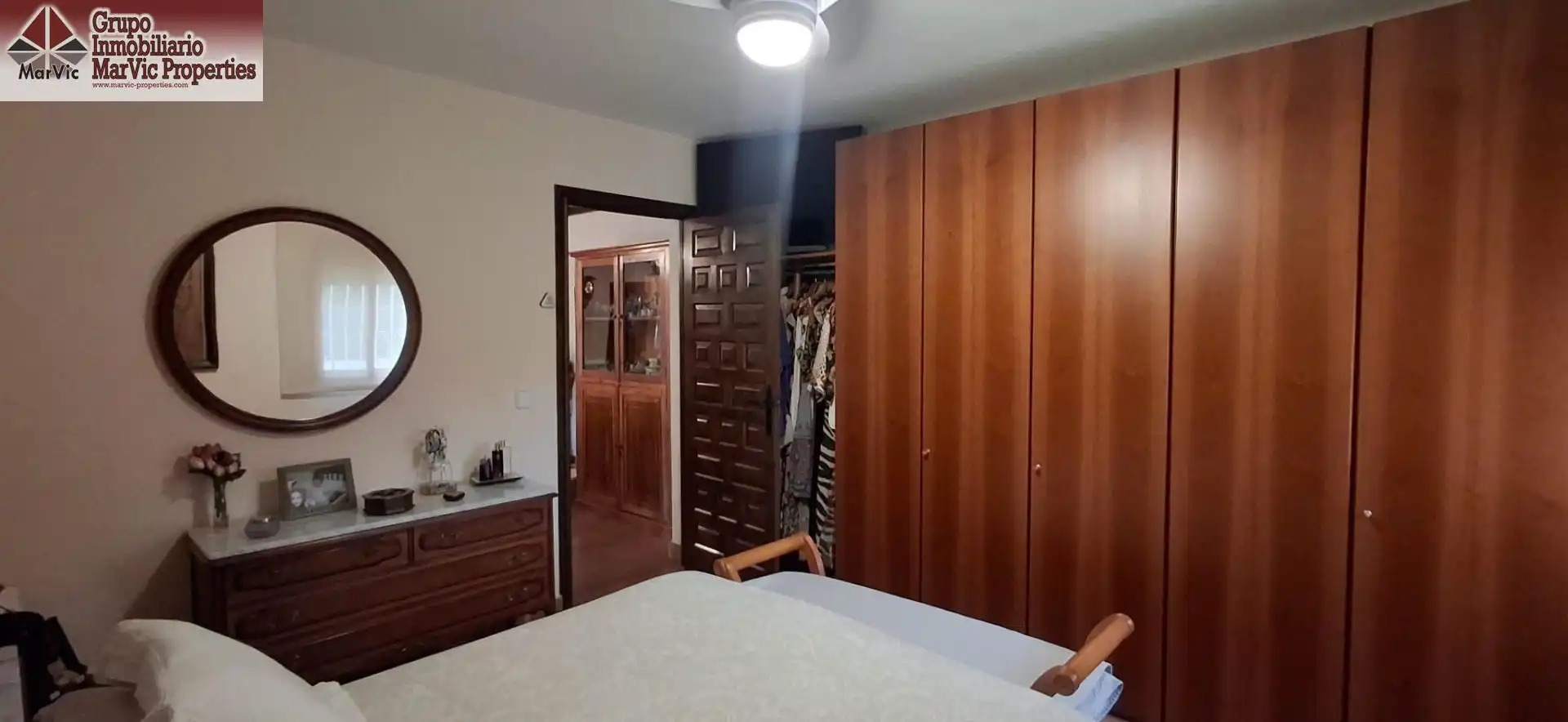 Dormitori de Casa o xalet en venda en Benidorm amb Aire condicionat, Jardí privat i Terrassa
