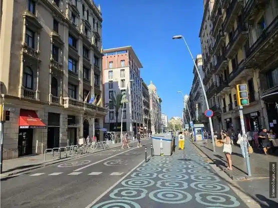 Vista exterior de Local en traspaso en Barcelona con Aire acondicionado, Calefacción y Terraza