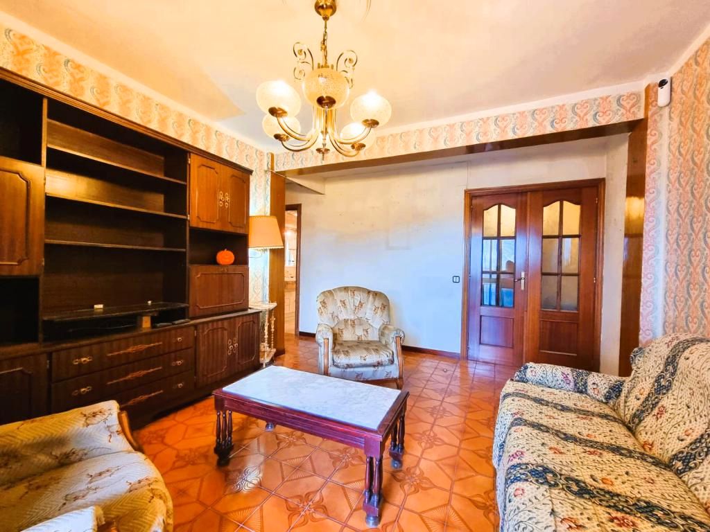 Sala de estar de Piso en venta en  Madrid Capital con Aire acondicionado, Trastero y Amueblado