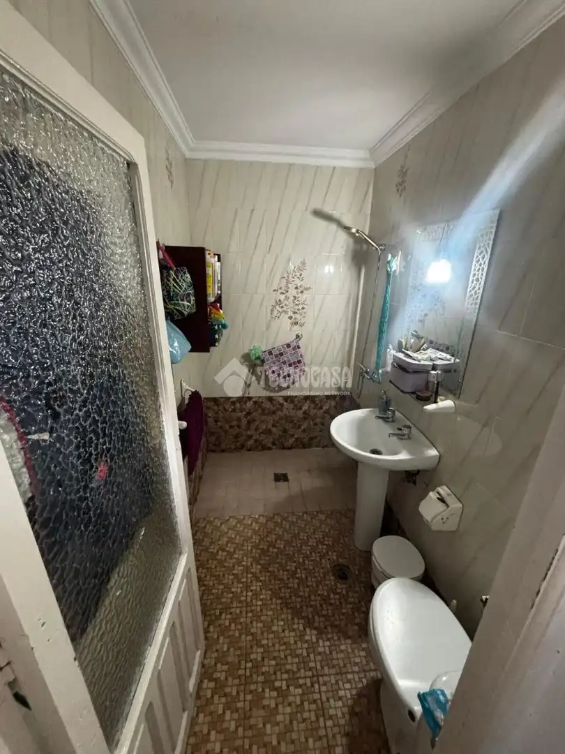 Casa aparellada amb terrassa en venda a Los Palacios y Villafranca, imagen 23
