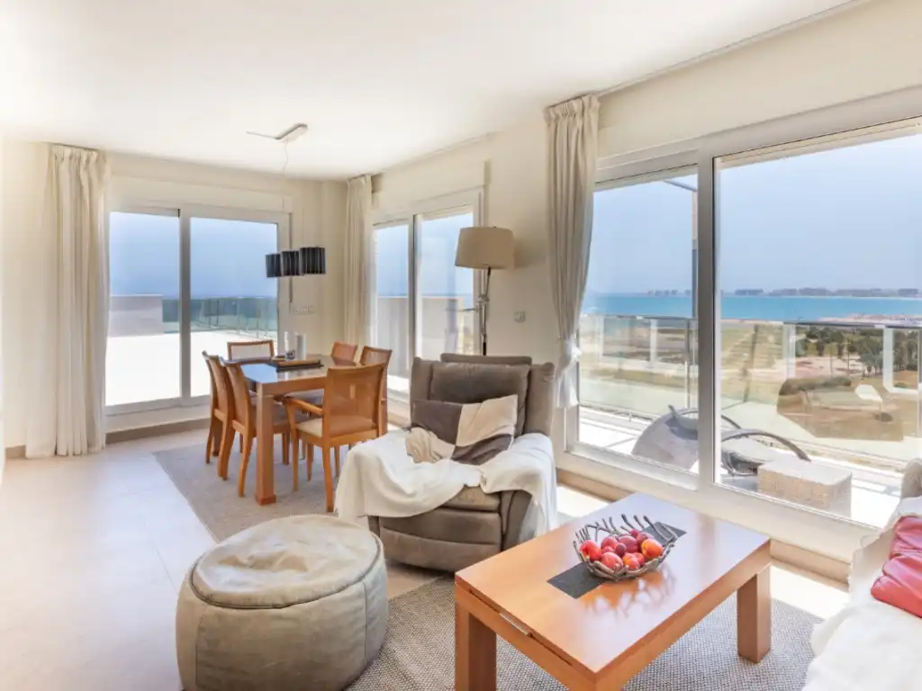 Sala de estar de Ático en venta en La Manga del Mar Menor con Piscina y Piscina comunitaria