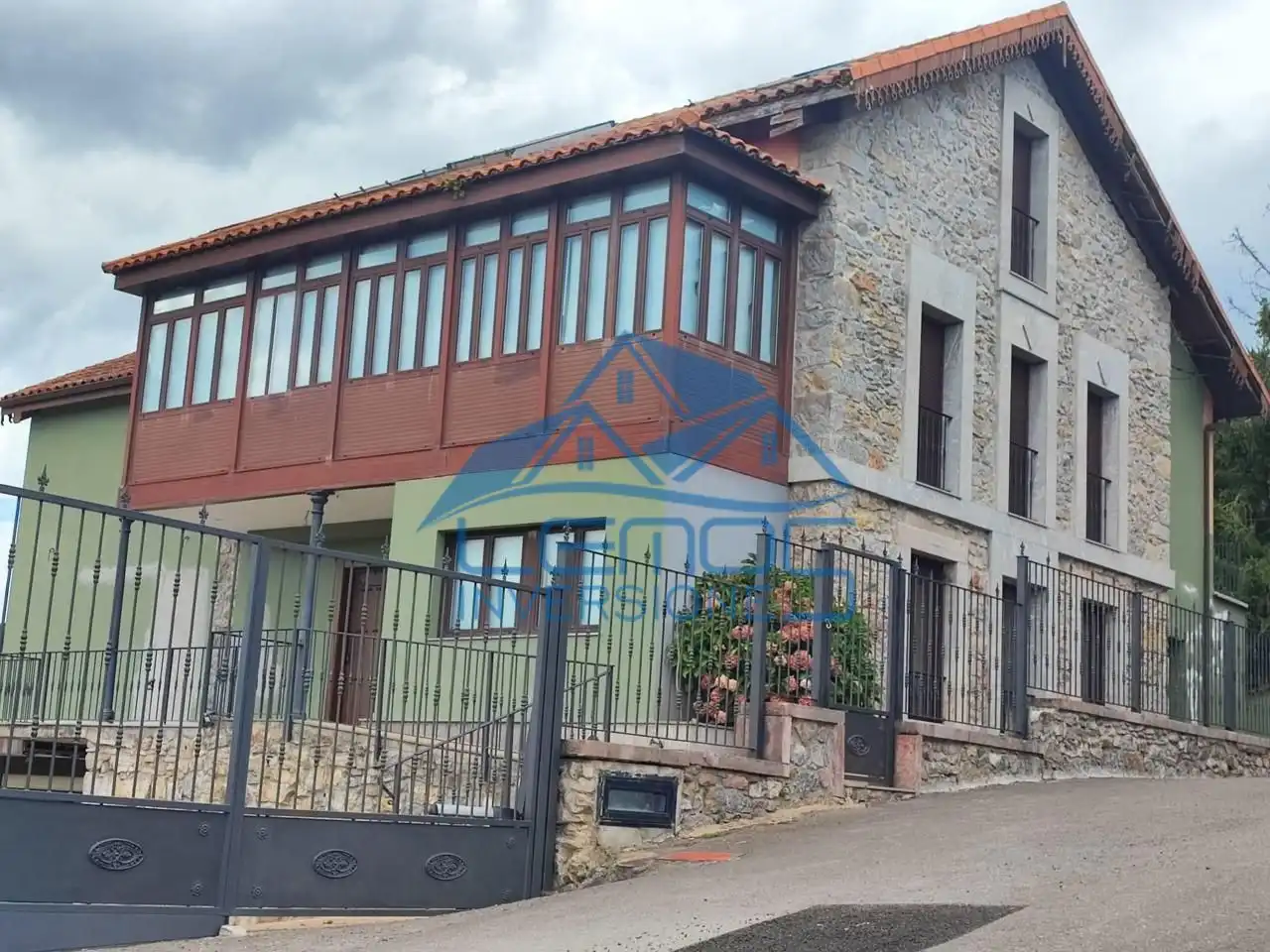 Exterior view of Houses for sale in Candamo  with Air Conditioner, Private garden and Terrace