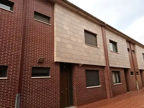 Vista exterior de Casa adosada en venda en Entrena, La Rioja