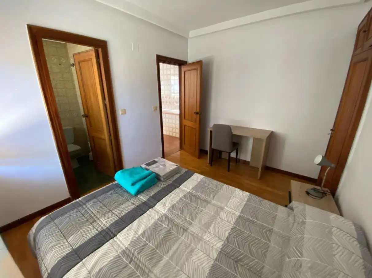 Habitación de Piso de alquiler en Palencia con Calefacción, Parquet y Amueblado