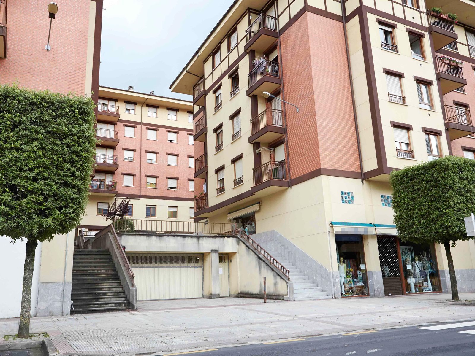 Exterior view of Garage for sale in Berriz