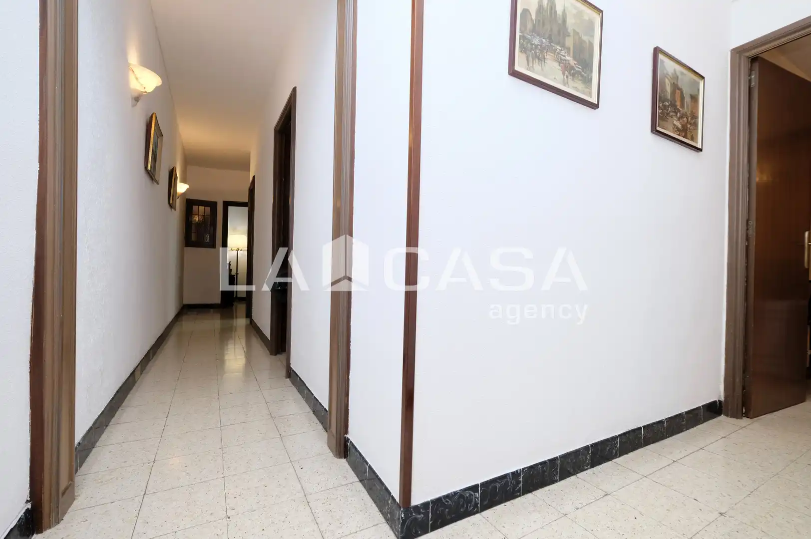 Piso en venta en Barcelona con Calefacción y Balcón