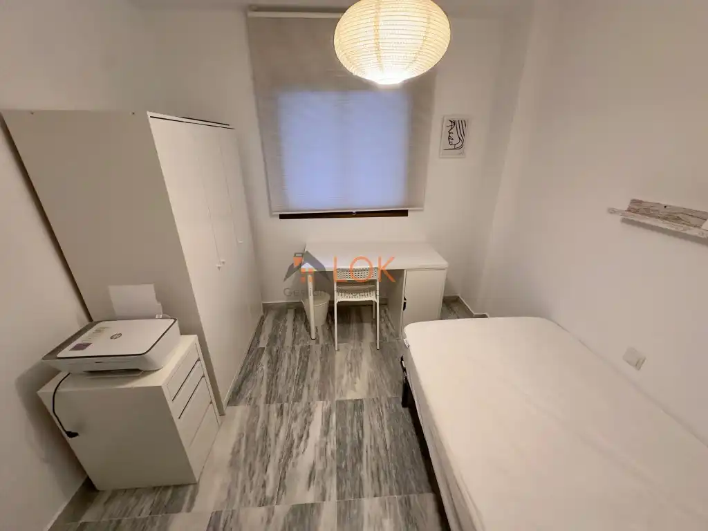 Habitación de Piso en venta en Málaga