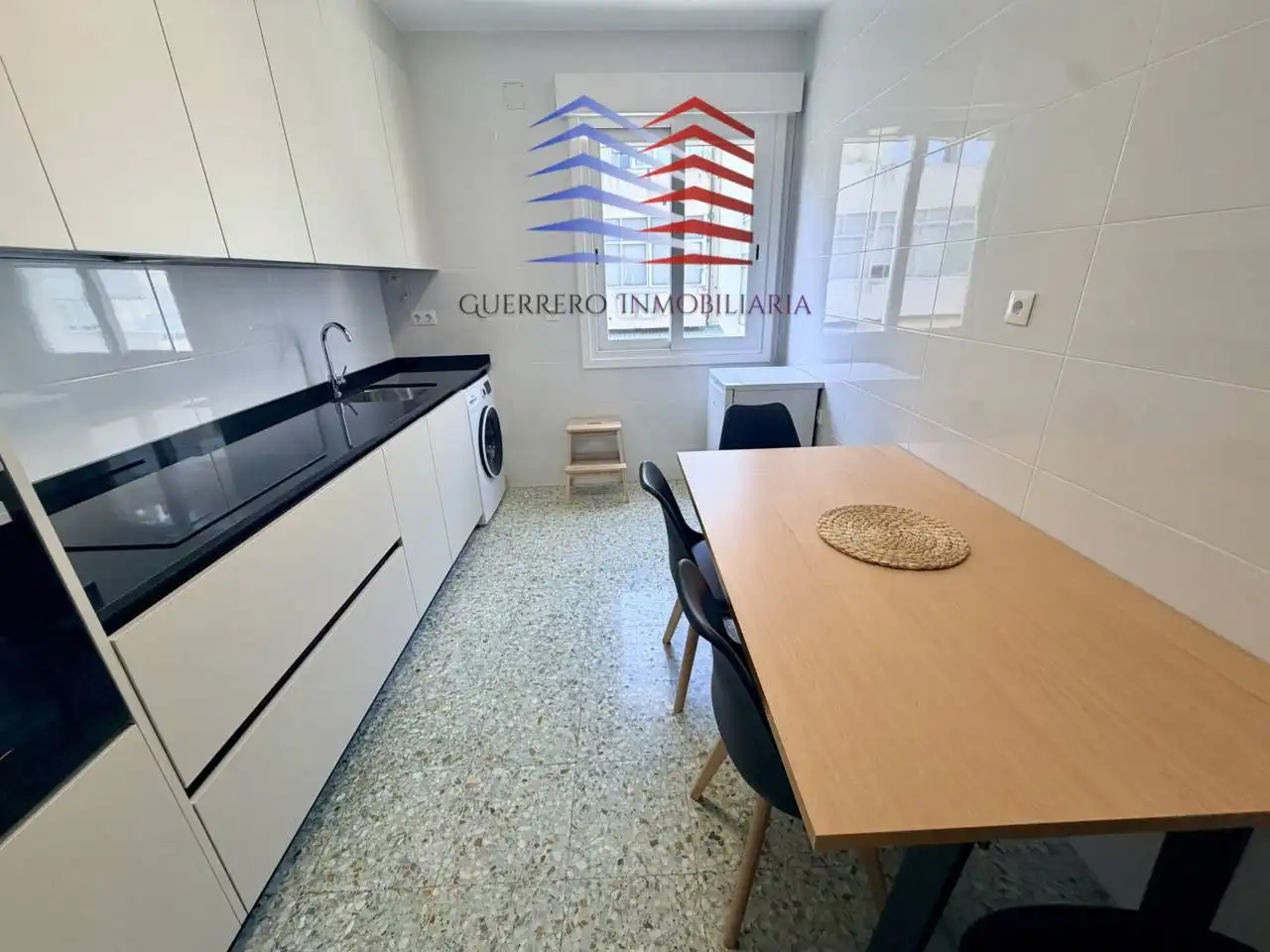 Küche von Wohnung zur Miete in Ourense Capital  mit Heizung, Parkett und Möbliert