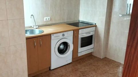 Foto 2 de Piso en venta en Calle Amparo Pedregal, 5, Milán - Pumarín, Oviedo