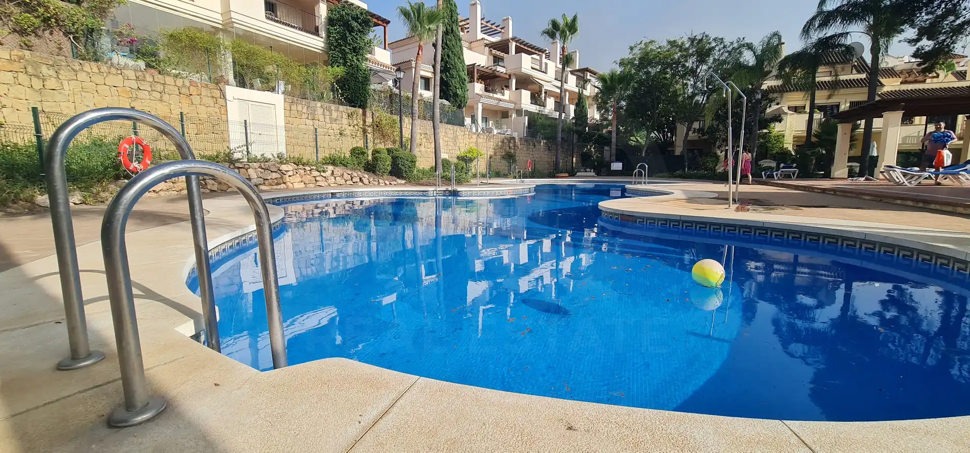 Swimming pool of Flat for sale in Marbella  with Air Conditioner, Heating and Terrace