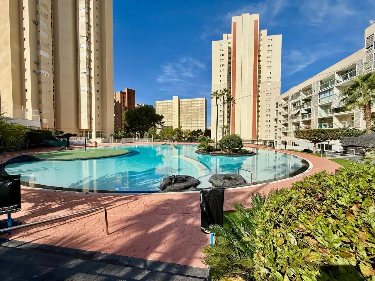 Apartament amb piscina en venda a Calle de Londres, imagen 4