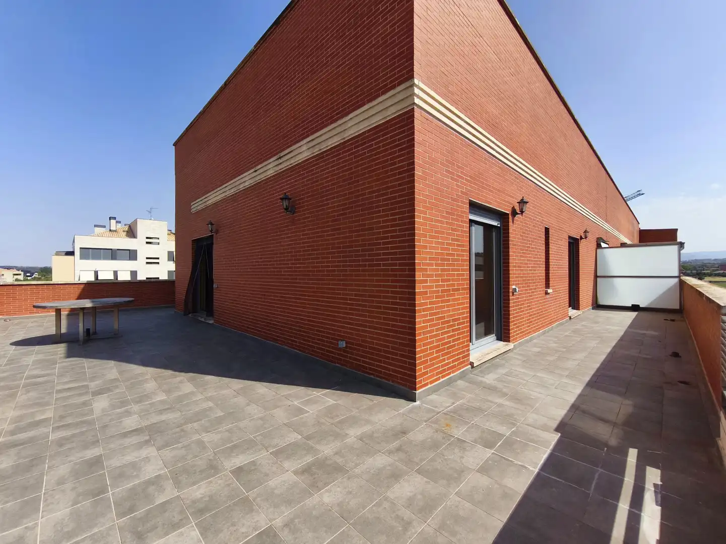 Vista exterior de Piso en venta en  Logroño con Aire acondicionado, Jardín privado y Parquet