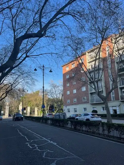 Flat with lift for sale in Paseo Arco de Ladrillo