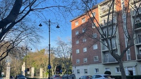 PISO Pº. ARCO DE LADRILLO ESQUINA Pº FILIPINOS CON PLAZA DE APARCAMIENTO