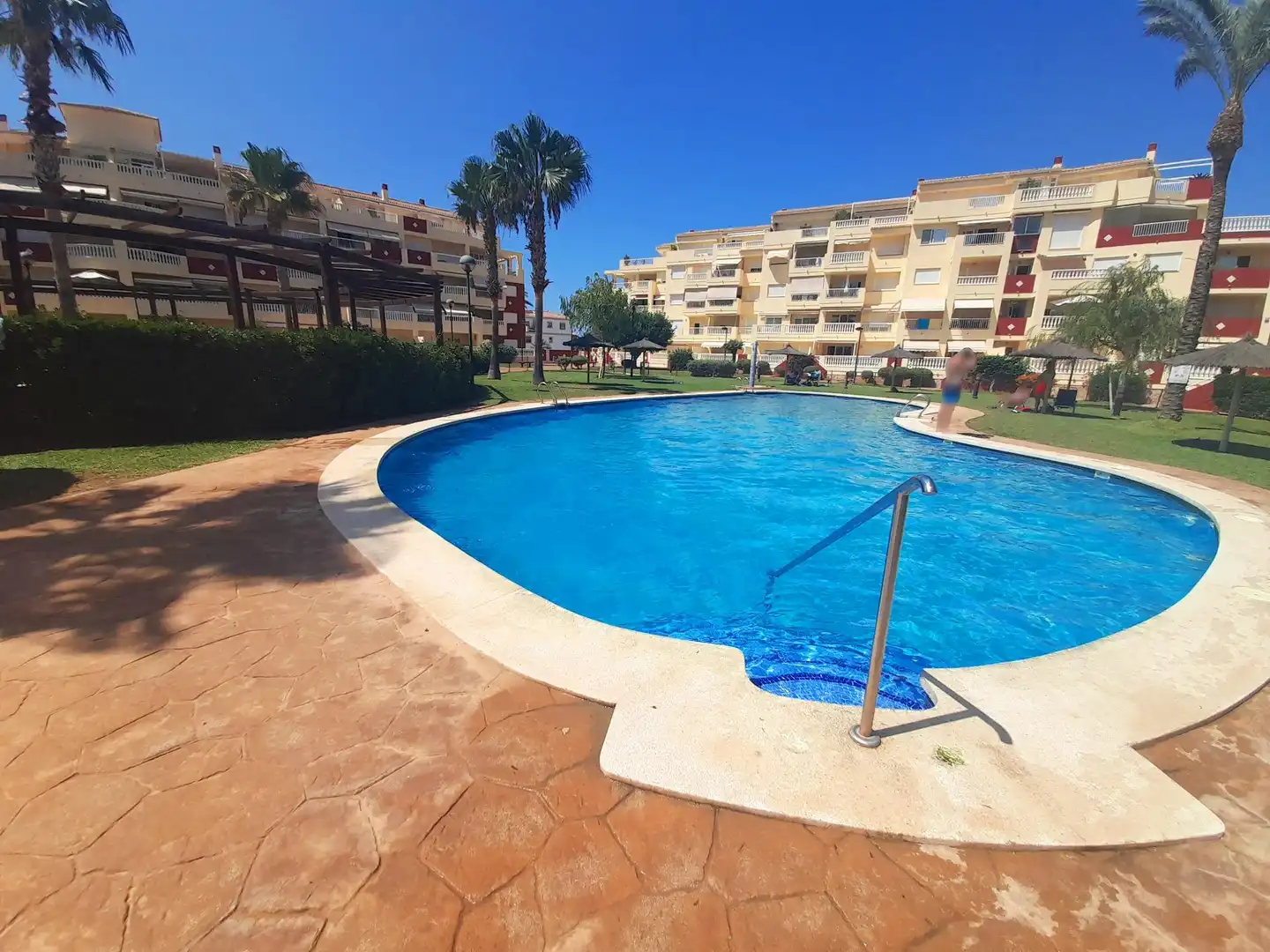 Schwimmbecken von Wohnungen zur Miete in Dénia mit Klimaanlage, Heizung und Privatgarten