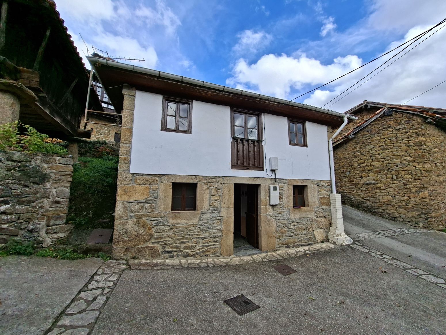 Vista exterior de Casa o chalet en venta en Caso con Calefacción