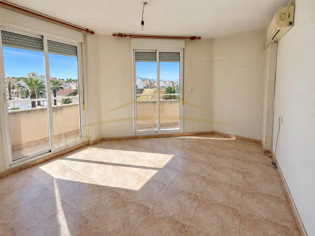 Terraced house for sale in Calle Vega Baja 11, imagen 2