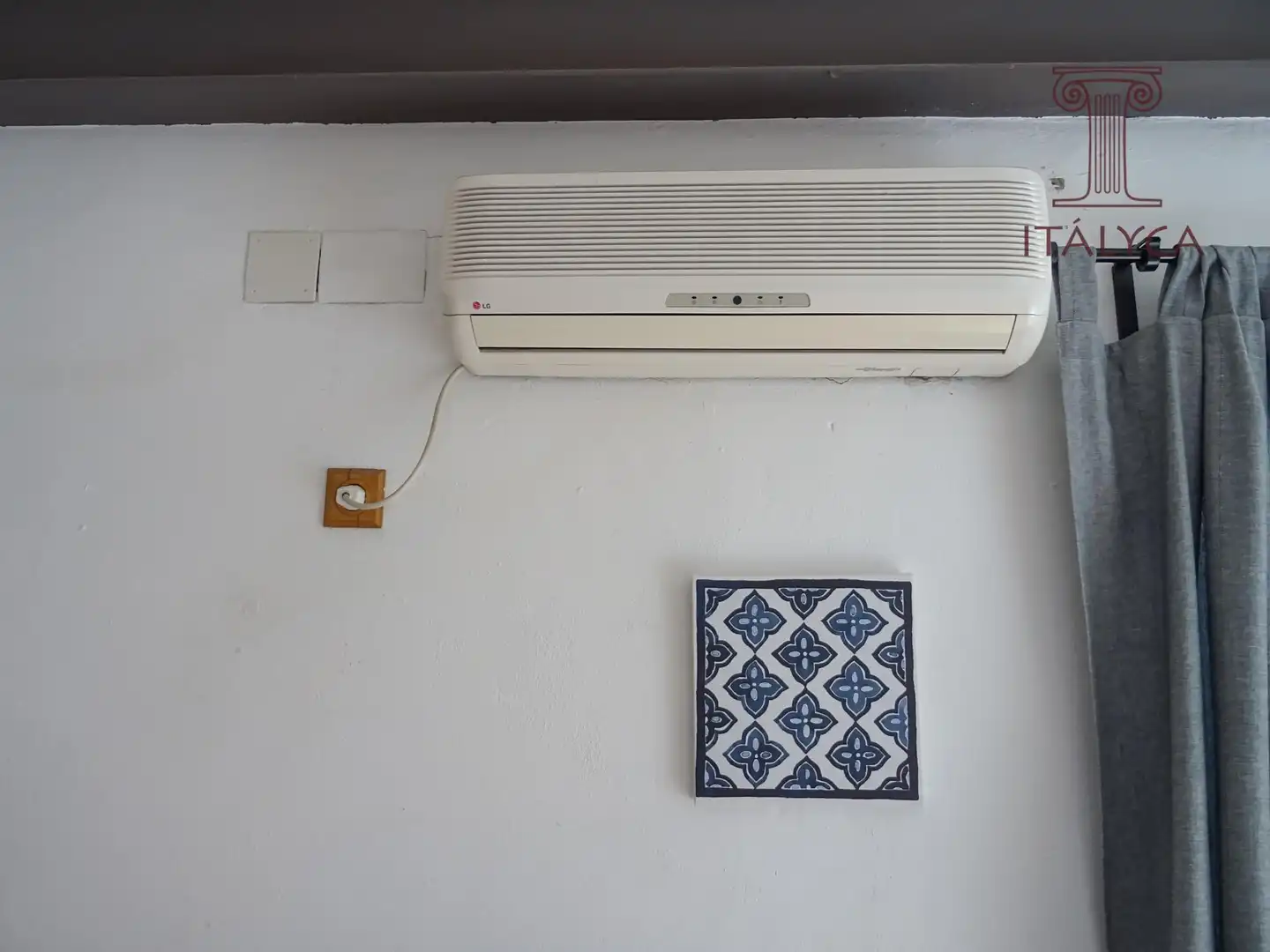 Schlafzimmer von Dachboden zum Verkauf in Sevilla mit Klimaanlage, Terrasse und Abstellraum