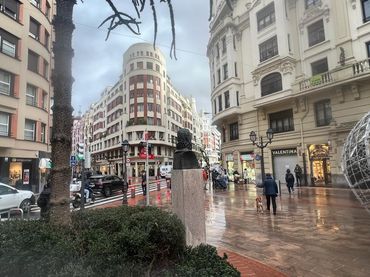 Appartamento con balcone in affitto a Calle ERCILLA
