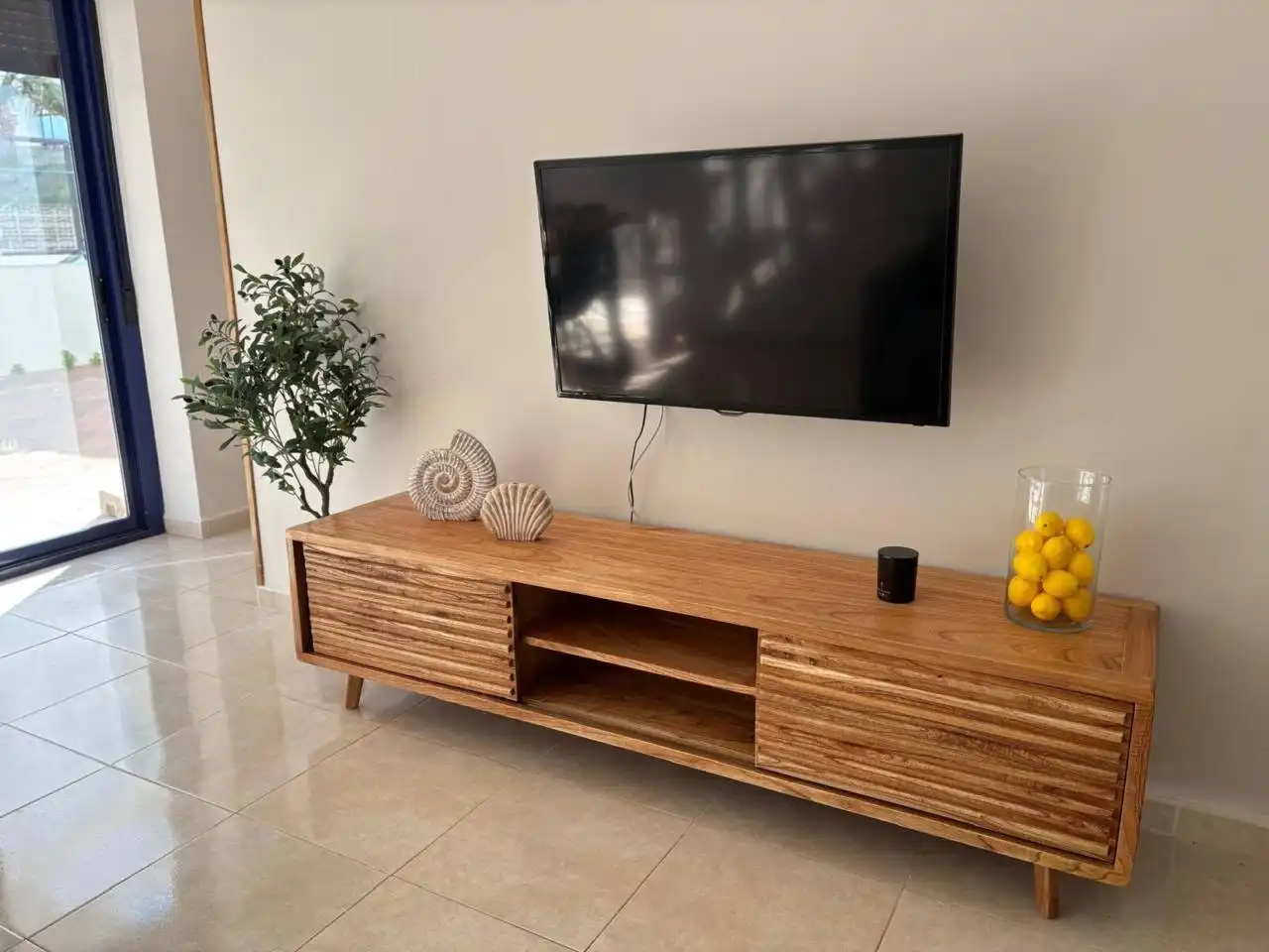 Sala de estar de Apartamento de alquiler en Daimús con Terraza y Piscina comunitaria