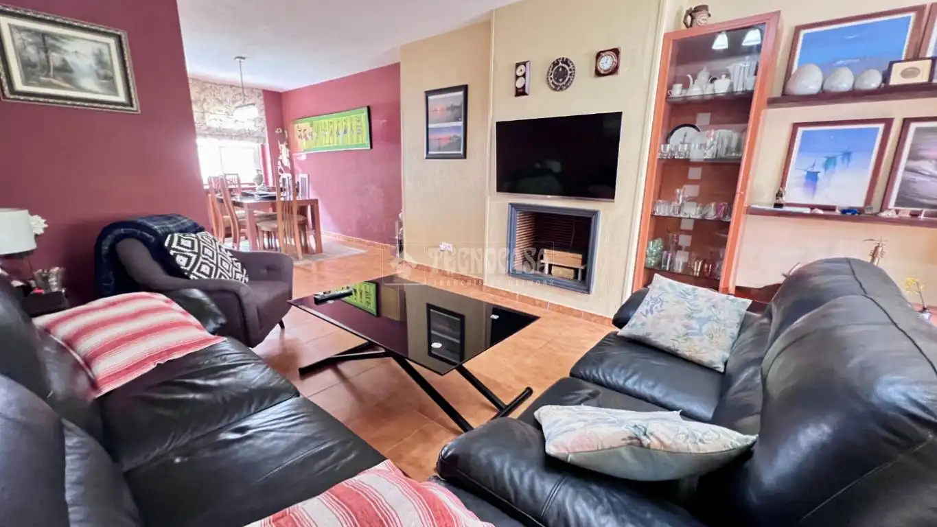Wohnzimmer von Einfamilien-Reihenhaus zum Verkauf in Alcalá de Henares mit Terrasse