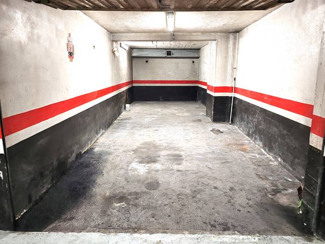Garaje en Venta en Calle Jon Arrospide Kalea, 28 en San Pedro de Deusto - La Ribera