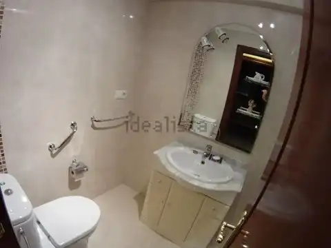 Baño de Piso en venta en Málaga con Aire acondicionado, Amueblado y Lavadora