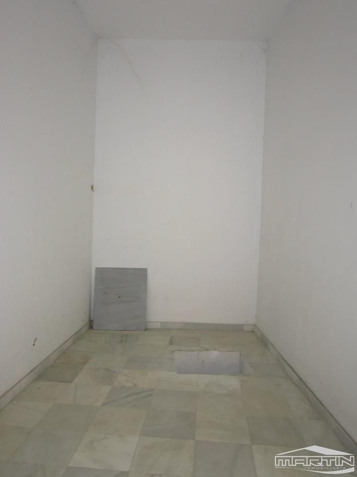 Dormitori de Local en venda en Lucena