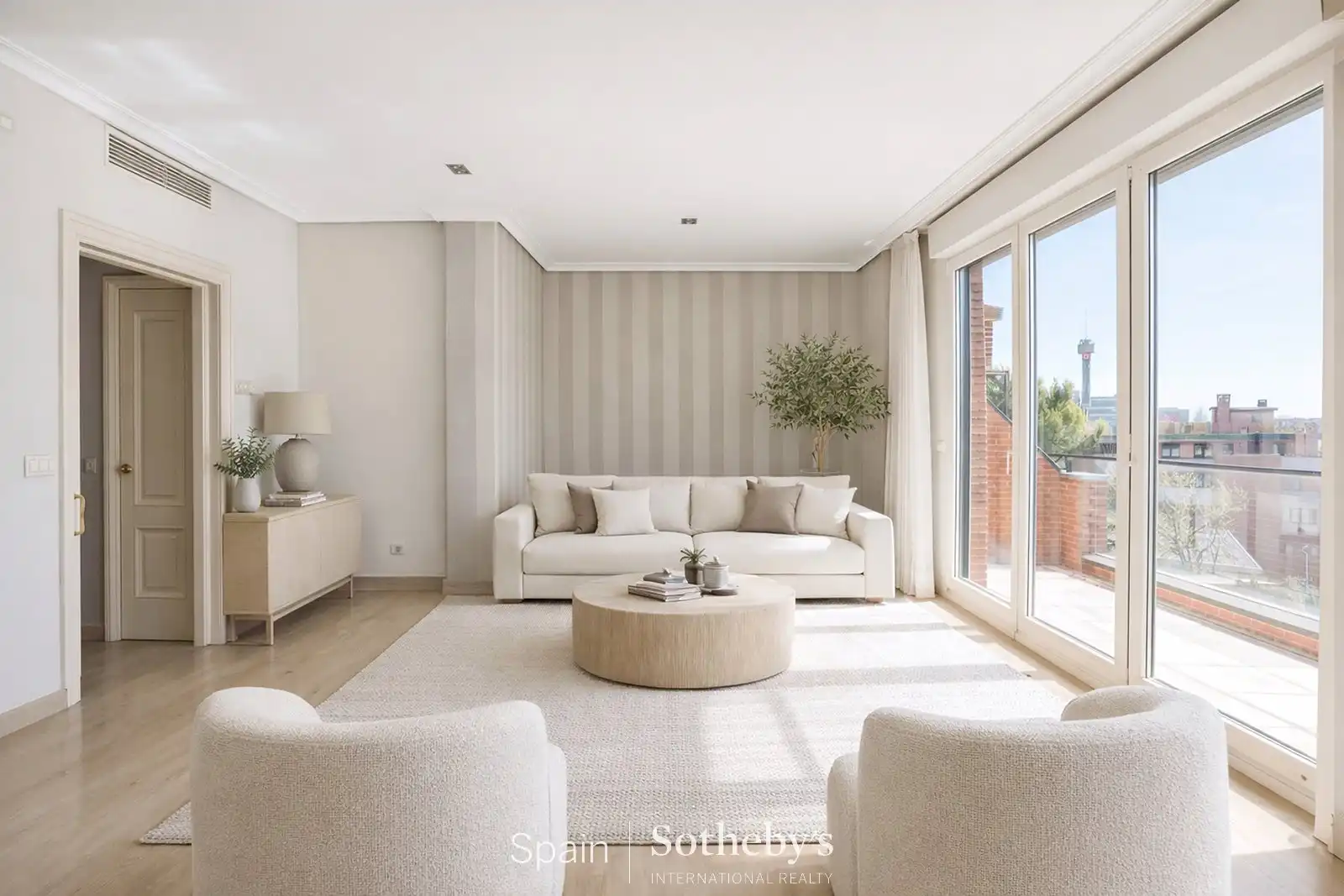 Sala de estar de Dúplex en venta en Pozuelo de Alarcón con Aire acondicionado, Calefacción y Terraza