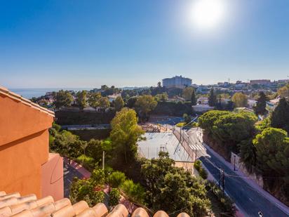 Exterior view of Single-family semi-detached for sale in Fuengirola  with Air Conditioner, Terrace and Swimming Pool