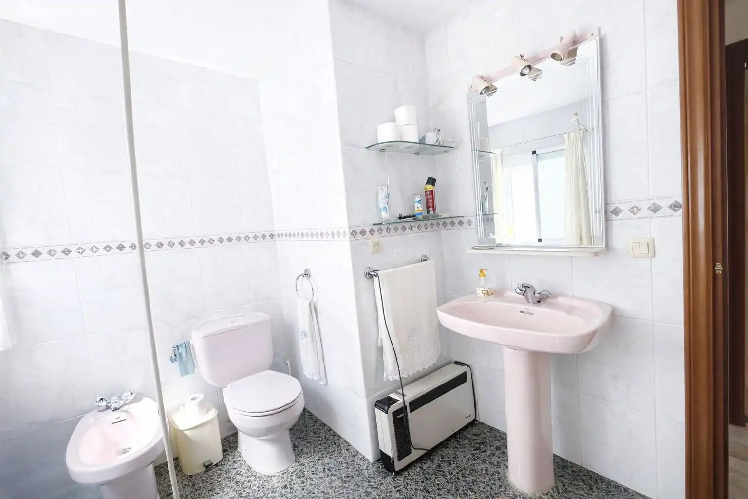Bany de Casa o xalet en venda en Canillas de Aceituno amb Terrassa i Moblat