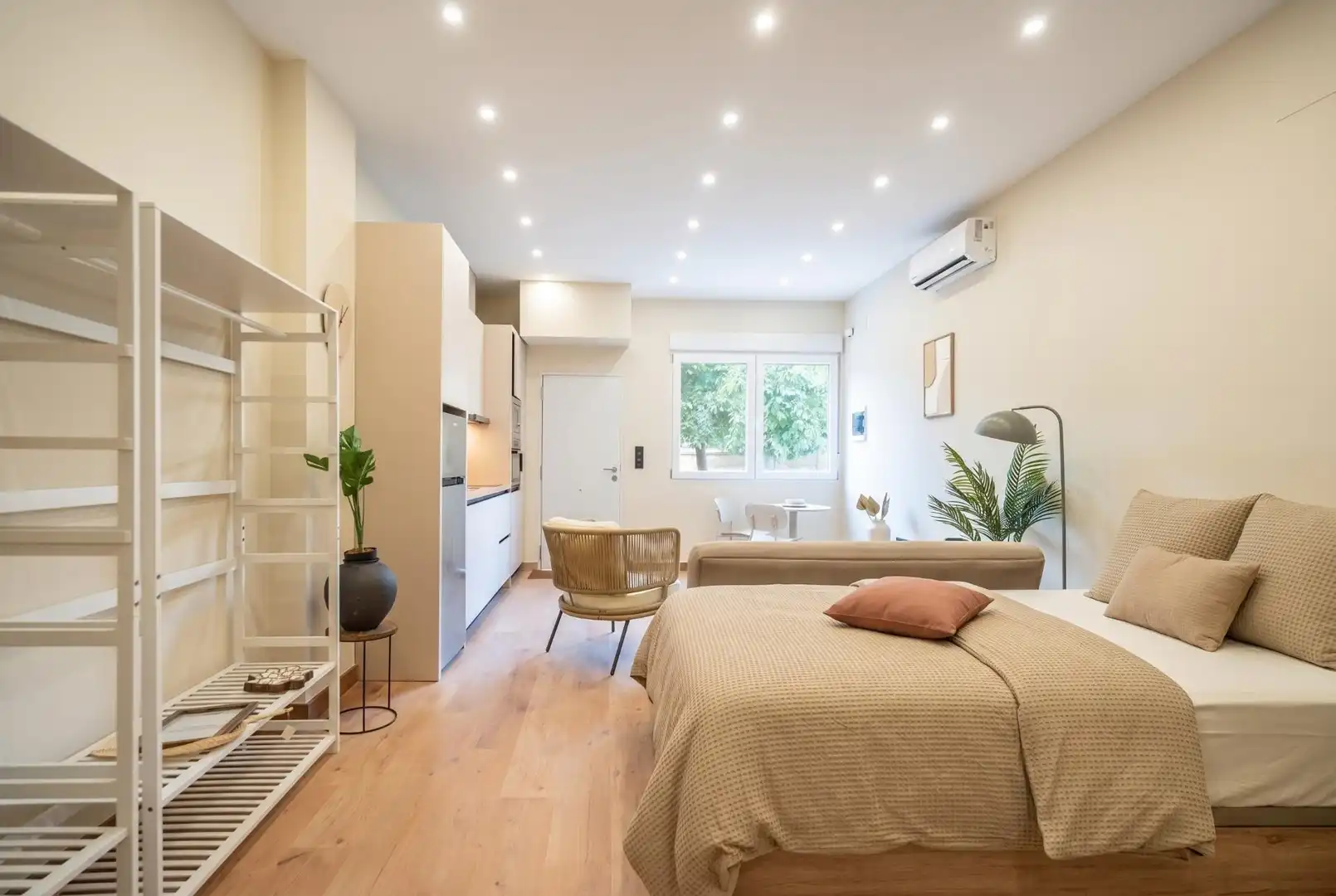 Habitación de Estudio en venta en Granada con Aire acondicionado, Calefacción y Amueblado