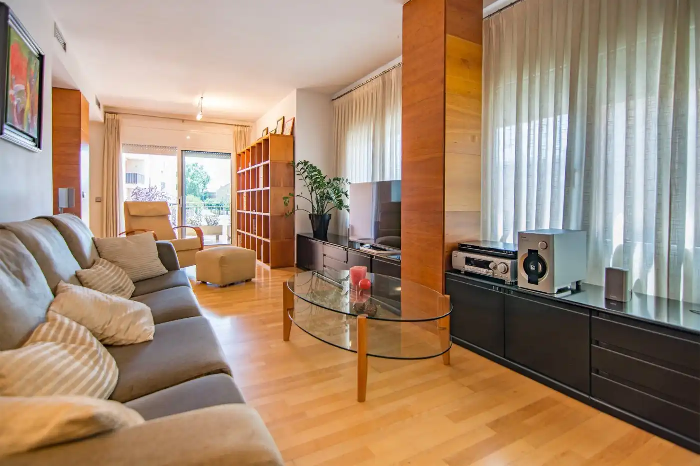 Houses for sale in Calle COMPOSITOR JOAQUIM SERRA, 3, Eixample - Horta Capallera
