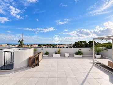 Attique avec piscine à vendre à Can Girona - Terramar - Vinyet