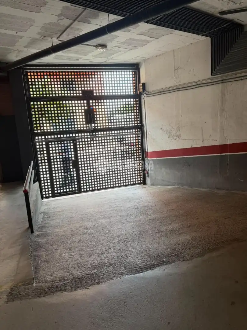 Piso en venta en Barcelona con Calefacción y Parquet